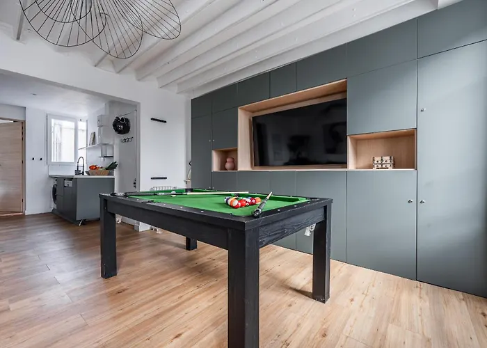 Flat With Billard And View Διαμέρισμα