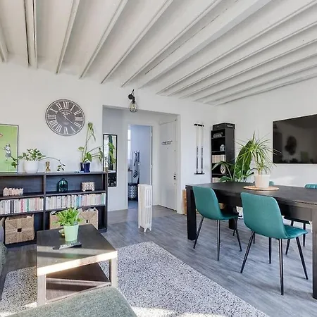 Flat With Billard And View Apartment *