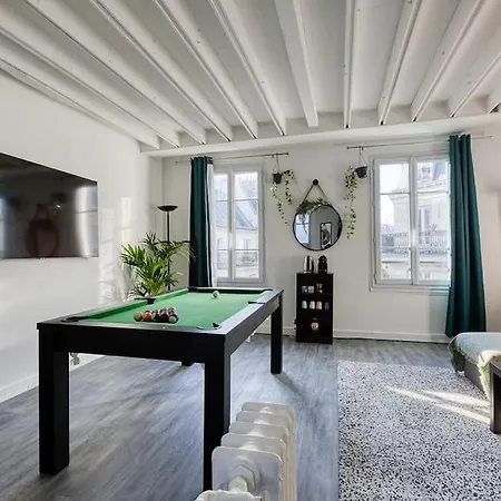 Διαμέρισμα Flat With Billard And View *